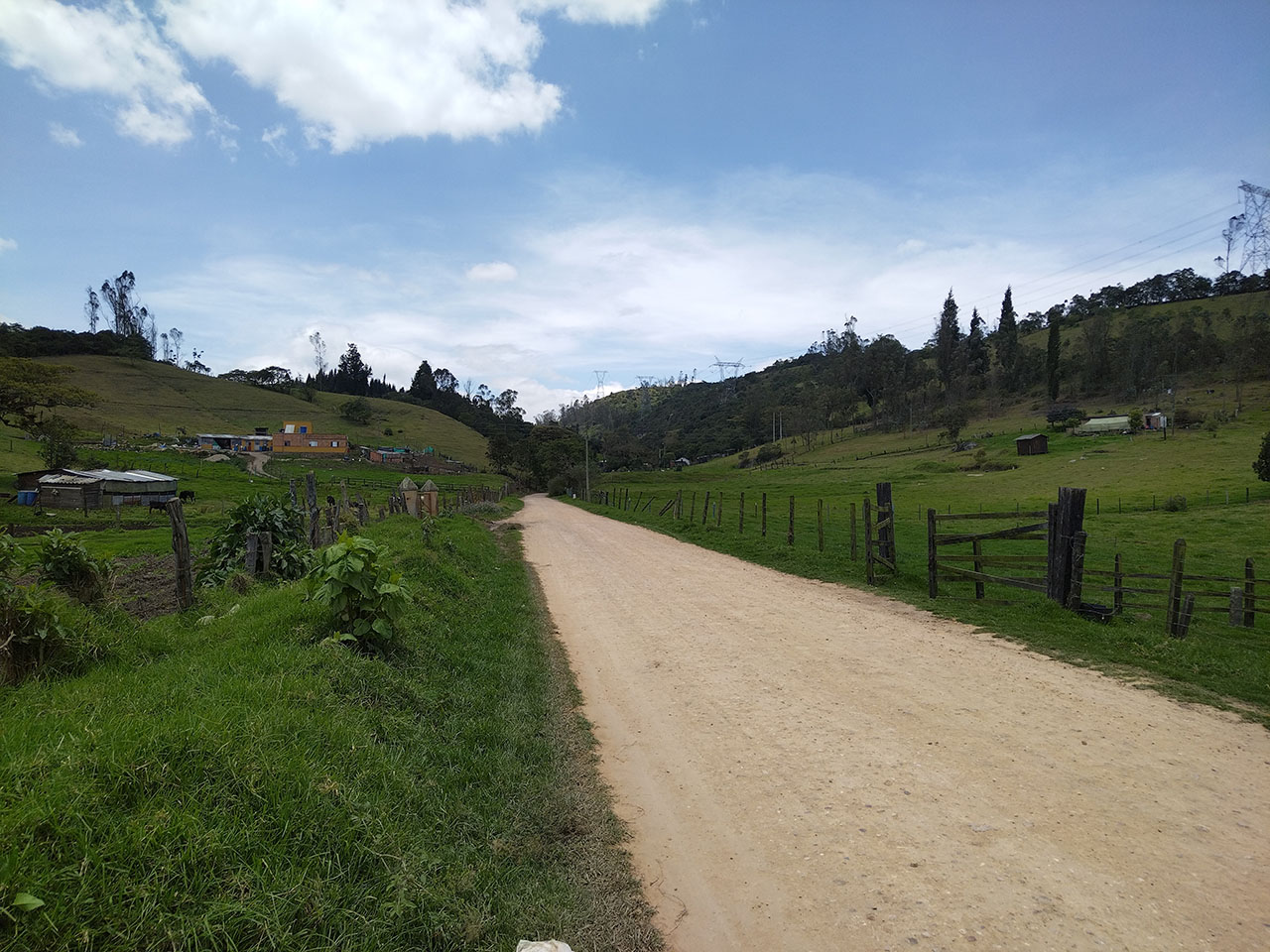 Panorámica de la vía que conecta entre Bojacá y la autopista a la Mesa Cundinamarca